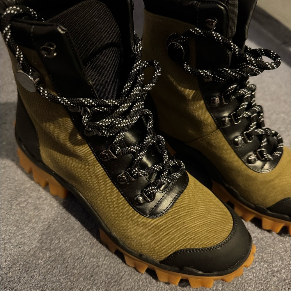 MONCLER hiking boots - Picture 3 of 6